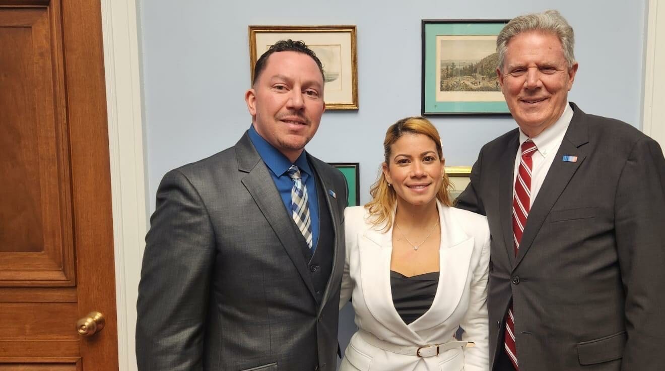 Solar Landscape Subscriber Luis Acosta Joins Congressman Frank Pallone at State of the Union